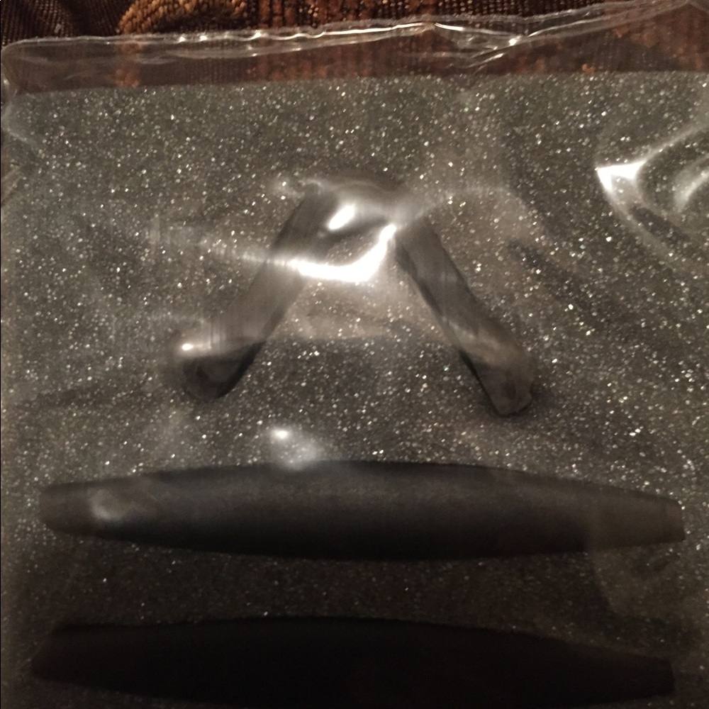 Oakley Nose Piece and Earsock - Picture 8 of 8